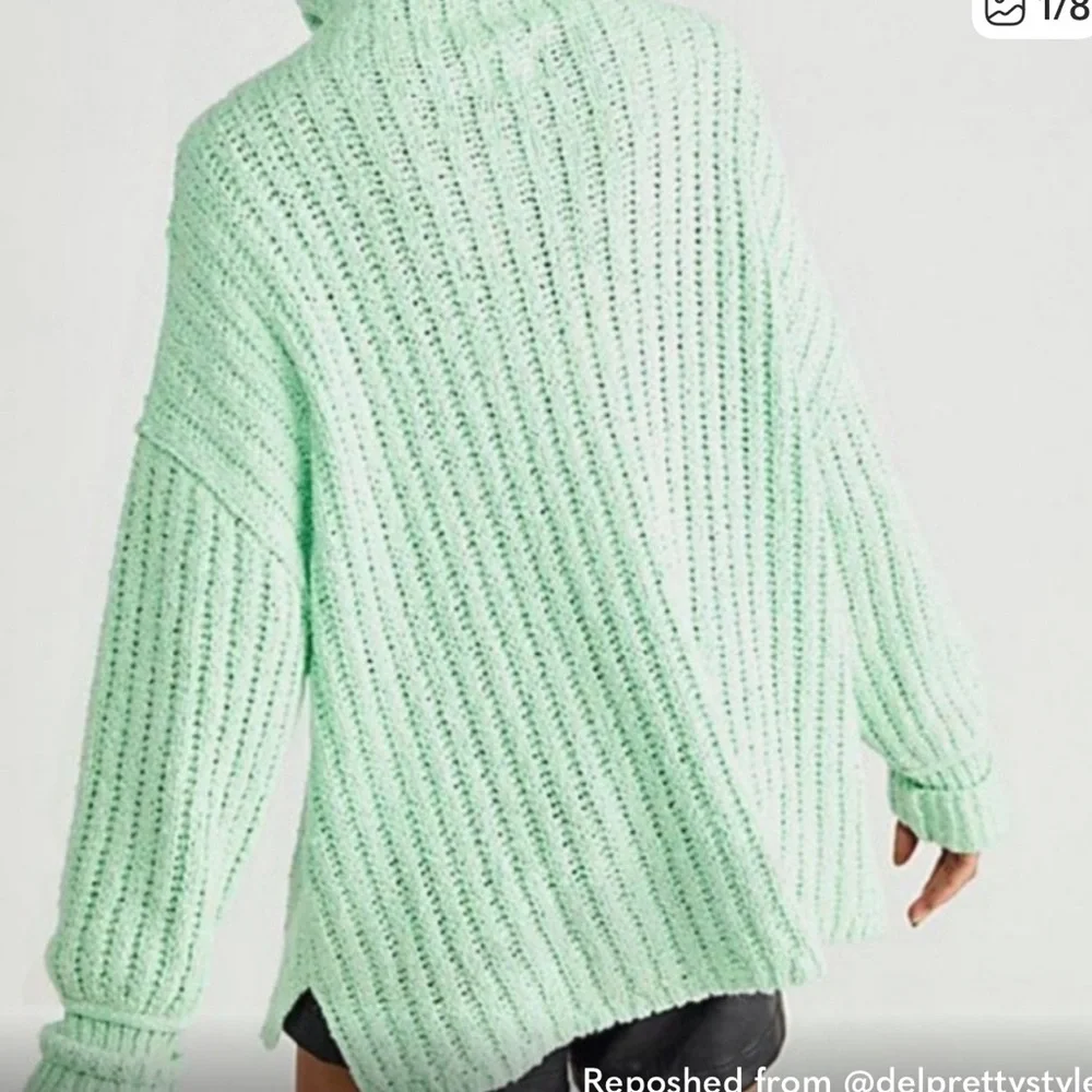 Free People Care FP Ella Oversized Turtleneck Tunic Sweater in Mint Green Large - Picture 2 of 6